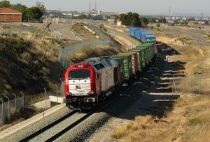 Fomento, el Gobierno de Arag�n y Adif firman un convenio para potenciar el tr�fico de mercanc�as