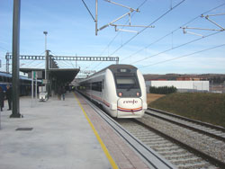 Renfe y SNCF inician la nueva conexin Barcelona-Pars a travs del tnel del Perts 