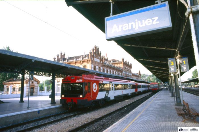 1989. Estacin de Aranjuez. (1989). Foto Va Libre.  Archivo Histrico Ferroviario.