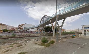 Licitado un contrato para la construccin de una nueva pasarela peatonal sobre el ferrocarril en Orihuela