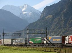 Acuerdo italo-suizo para mejorar el enlace ferroviario de mercancas de Simplon