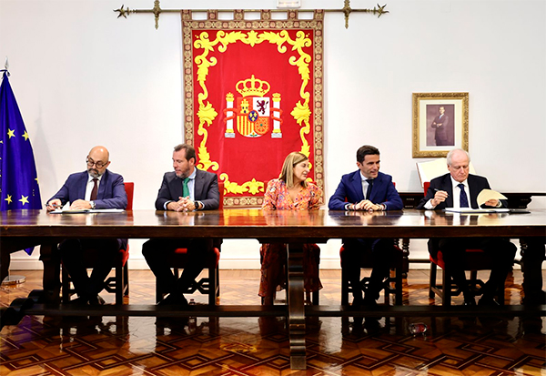 Convenio para la construcci�n de la terminal intermodal Llano de La Pasiega