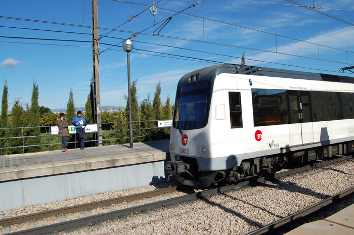 Metrovalencia: Tren el�ctrico serie 3.900 de Vossloh. Circulan en las l�neas 3 y 5