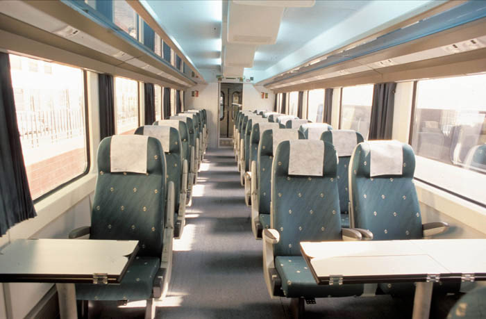 En algunas ocasiones se han completado los trenes Arco con coches de la serie 9000, de inferior calidad.