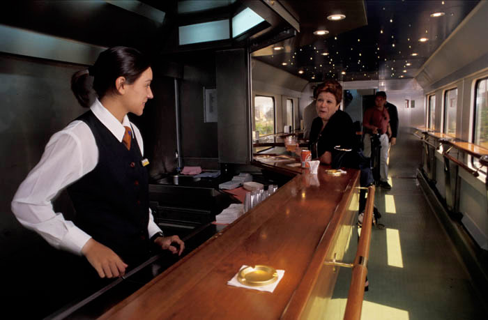 Renfe utiliz� 41 coches B11x-10200 (pertenecientes a la Serie 10000) y en sus instalaciones de Los Prados (M�laga) se llev� a cabo su reforma.