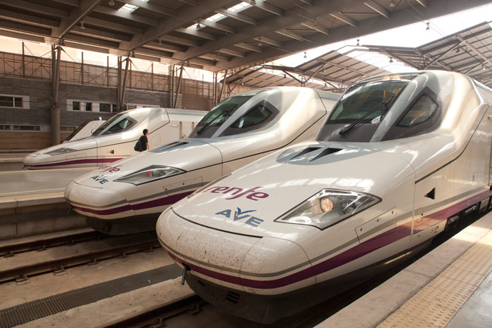 Bater�a de trenes de alta velocidad en M�laga Mar�a Zambrano