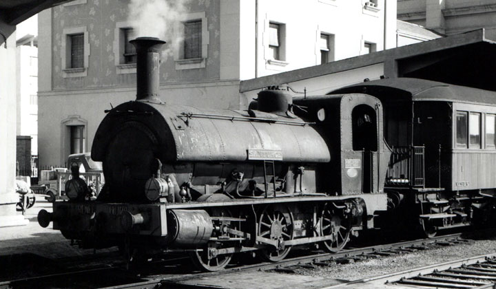 La locomotora de vapor "Santurce" fue captada por el brit�nico Lawrence G. Marshall efectuando maniobras en la estaci�n de Logro�o en 1960