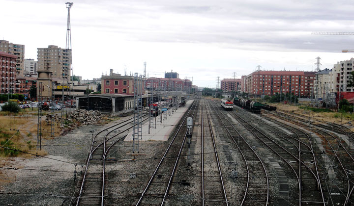 Vista general de la estaci�n de Logro�o antes de su soterramiento. Julio de 2007