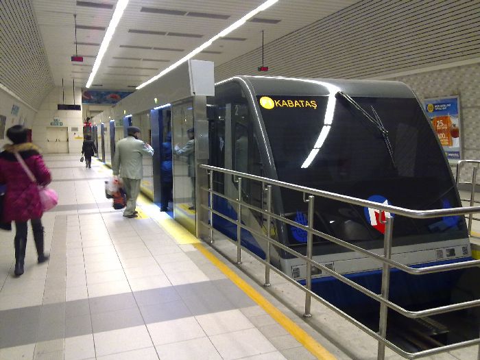 Perspectiva del otro funicular de la ciudad, el de Kabatas
