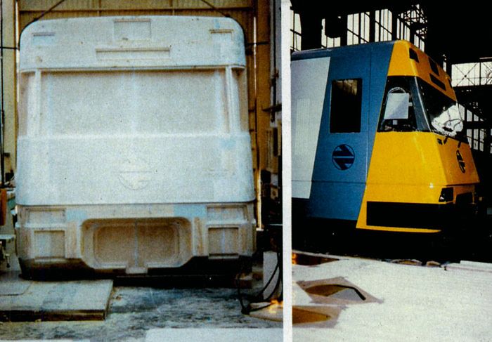 Puesta en v�a en 1989 en la factor�a de CAF de Beasain de la primera unidad 446 en sus colores definitivos.