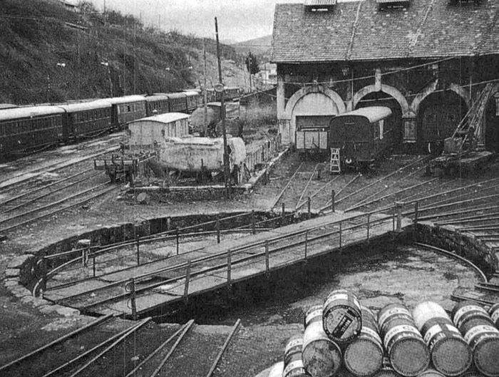 Puente giratorio de Valmaseda v�a estrecha.