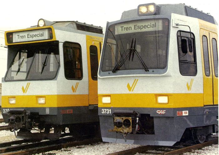FGV presenta  en 1990 la primera unidad de tren articulado que prestar� servicio en el metropolitano de Valencia.