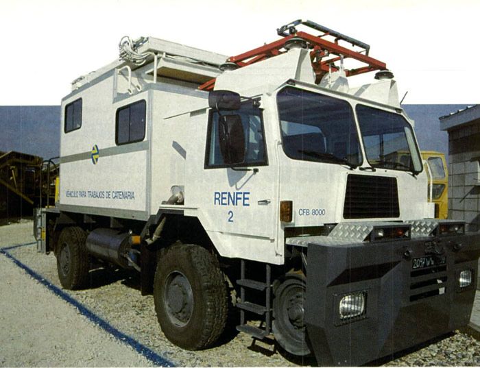 Nuevos veh�culos de mantenimiento de catenaria de Renfe en 1991.