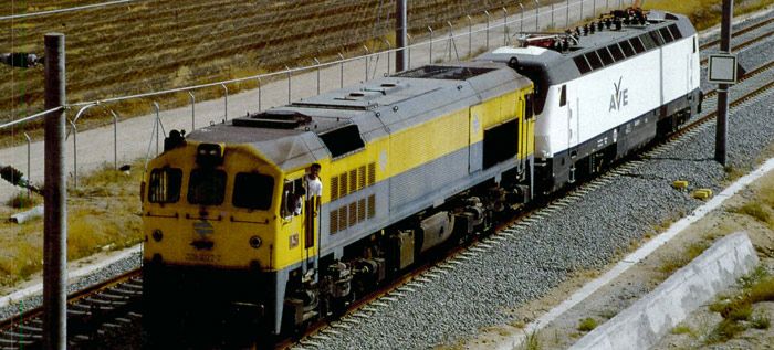 Pruebas sobre el estado de la v�a en la l�nea de alta velocidad Madrid a Sevilla con la locomotora de gran potencia 252.