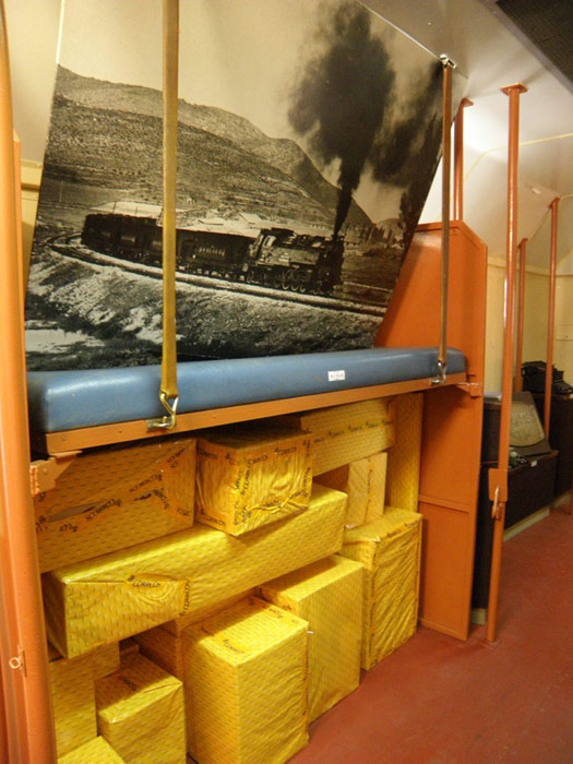 Decoraci�n especial de la zona de literas de uno de los furgones postales que formaban parte del Tren Azul