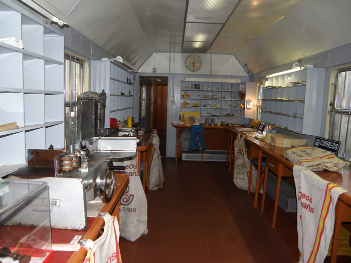 Furg�n donde se clasificaba la correspondencia en ruta, rehabilitado a su estado original por los amigos del ferrocarril zaragozanos