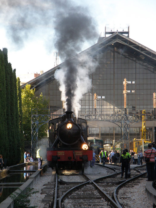 La Guadix durante las maniobras de formaci�n del Tren de la Fresa especial 