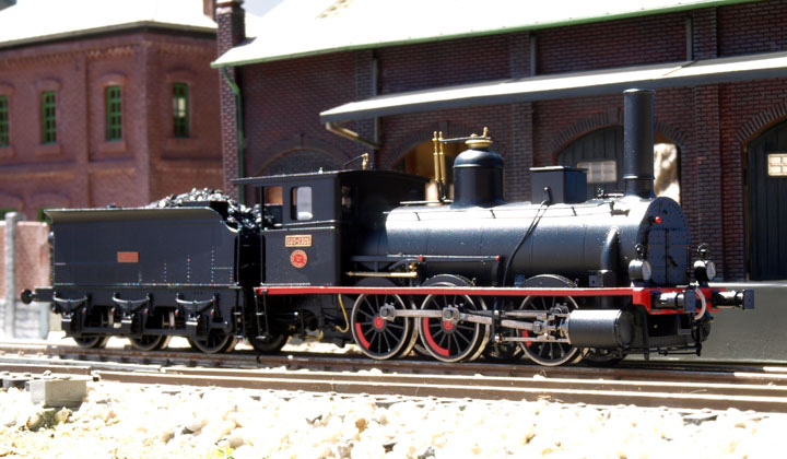 Locomotora 030-2305