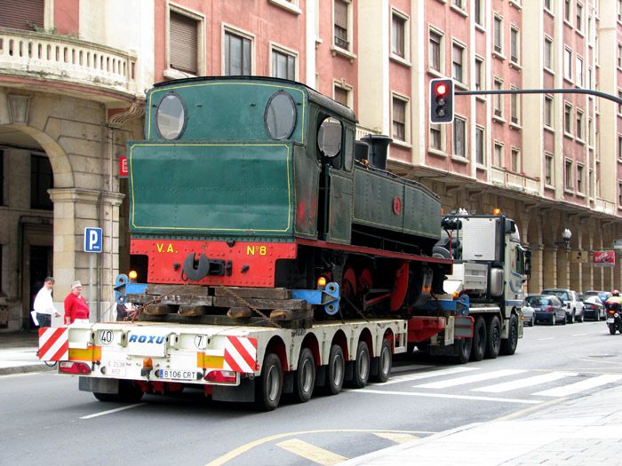 Traslado para reparaci�n desde el Museo del Ferrocarril de Gij�n a los talleres de Ferrov�as.