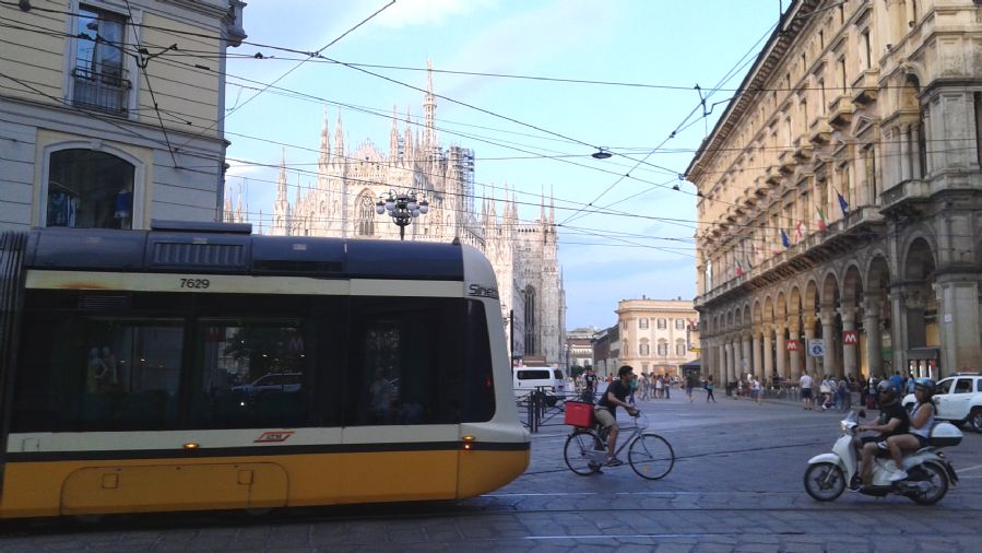 El Duomo de Mil�n, quiz� lo m�s visitado de la ciudad, tambi�n es accesible adem�s de por la red de metro por la de tranv�as