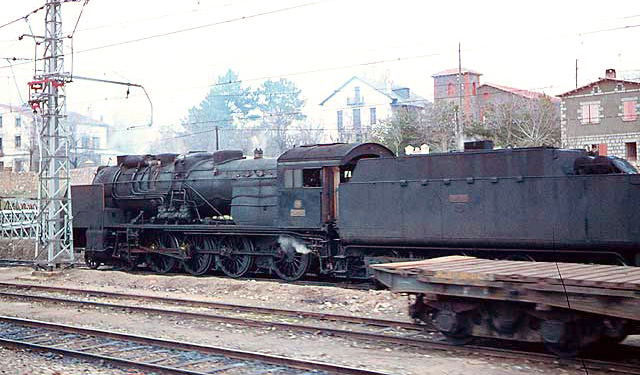 La locomotora 240-2591 en la estaci�n de Navalperal en los �ltimos a�os del vapor. Navalperal de Pinares (�vila)