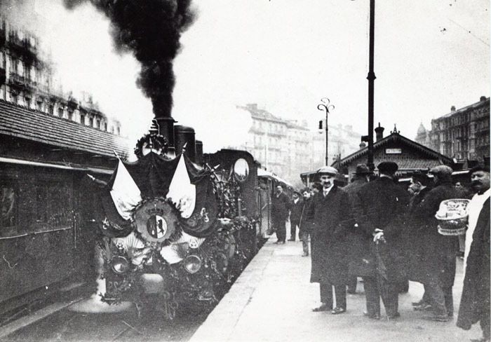 Tren inaugural del Plazaola, preparado en la donostiarra estaci�n de Amara para partir hacia Pamplona. Archivo EuskoTren/Museo Vasco del Ferrocarril