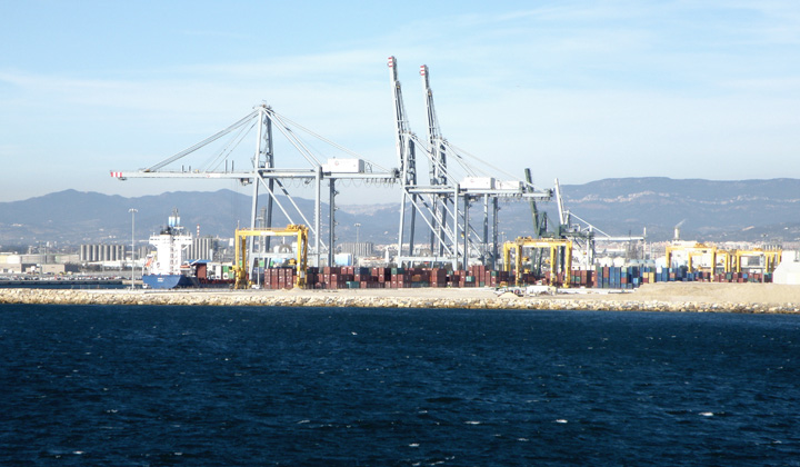 El Muelle Andaluc�a es la zona de contenedores del puerto