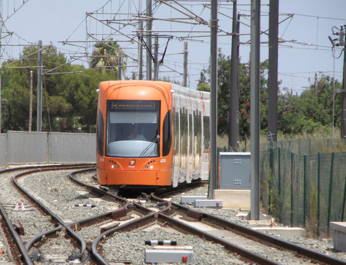 El 30 de julio de 2007 se inaugur� la conexi�n entre Alicante y Villajoyosa. Ya en el a�o 2008 se complet� el servicio con la llegada a Benidorm. 
