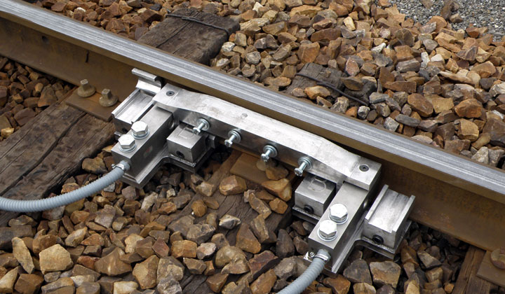 Elemento de pesaje de la bascula portatil. La pesta�a del tren remonta ese pedal, que se apoya en una caja deformable que tiene elementos de registro
