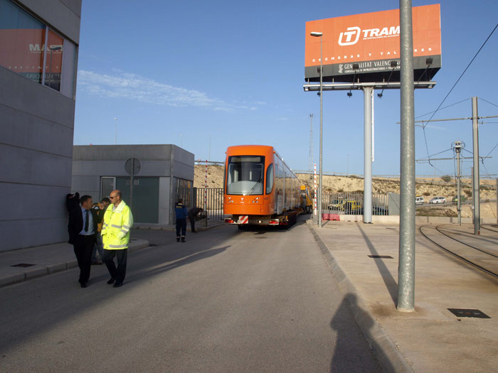 Llegada de la unidad a los talleres de FGV en el municipio alicantino de El Campello