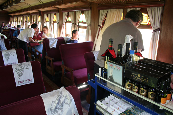 Degustaci�n de vino a bordo del tren