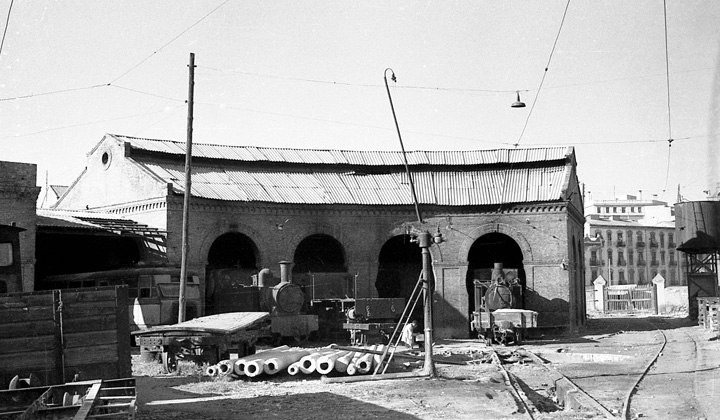 Antiguo dep�sito de locomotoras de vapor de la estaci�n de Jes�s. Fotograf�a de Juan Bautista Cabrera.