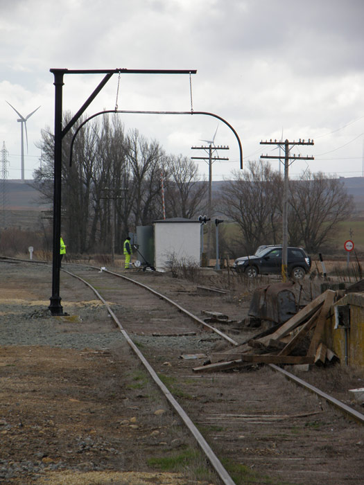 El arco de g�libo, garant�a para que ninguna carga excediera de los l�mites de seguridad del tren, crucial para tramos de doble v�as, pasos superiores y t�neles.