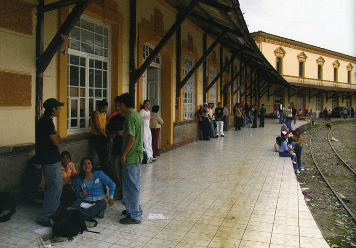 Vida en la estaci�n de Chimbacalle