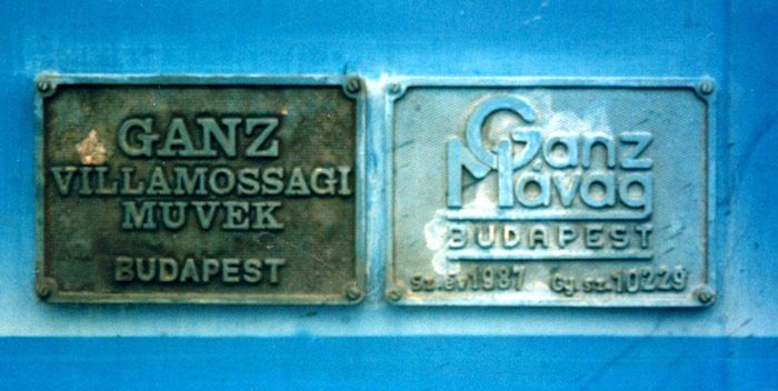 Placas de construcci�n de una locomotora el�ctrica de los ferrocarriles h�ngaros. Fotograf�a de Juanjo Olaizola Elordi