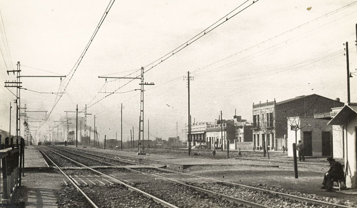 Electrificaci�n de San Adri�n de Bes�s en el trayecto de Barcelona a Matar�. Archivo Hist�rico Ferroviario FF-0375