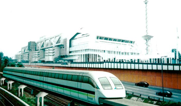 En 1997 se anunciaba la circulaci�n del tren alem�n  de levitaci�n magn�tica Transrapid para 2004, con una velocidad de 400 km/h.