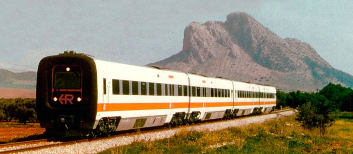 Unidad de la serie 594, conocida como TRD, que entraron en servicio en 1998 para recorridos regionales en Andaluc�a, con velocidades de hasta 160 km/h.