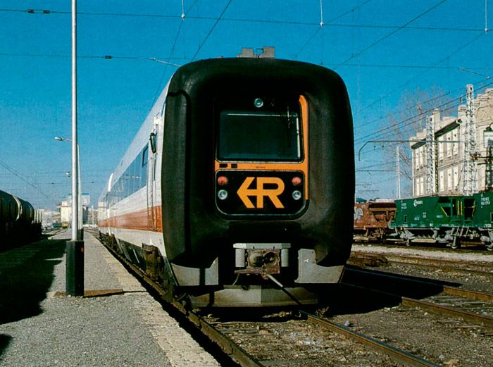 Servicios de TRD inaugirados en 1999 entre Madrid, a�vila y Salamanca.