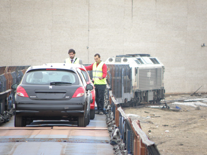 Los autom�viles son aproximados al inicio del tren