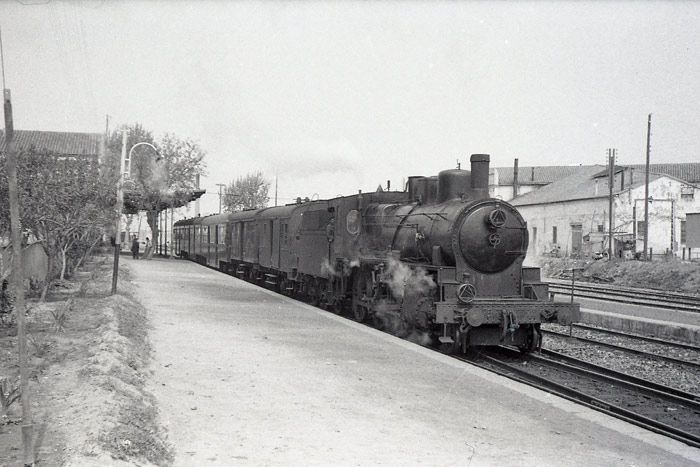 Tren que cubr�a el servicio de cercan�as entre Valencia y Sagunto. 5 de abril de 1961. 